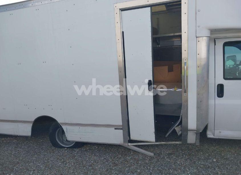 Photo 13 of 2021 Chevrolet Express CUTAWAY 4500 VAN (VIN 1HA6GVC71MN010780)