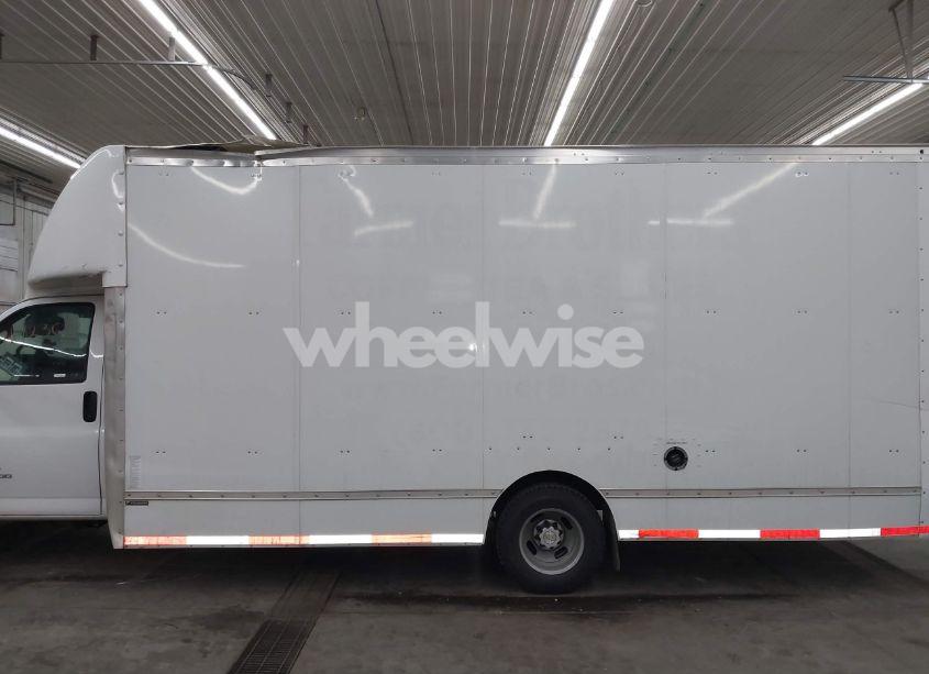 Photo 15 of 2021 Chevrolet Express CUTAWAY 4500 VAN (VIN 1HA6GVC78MN011330)