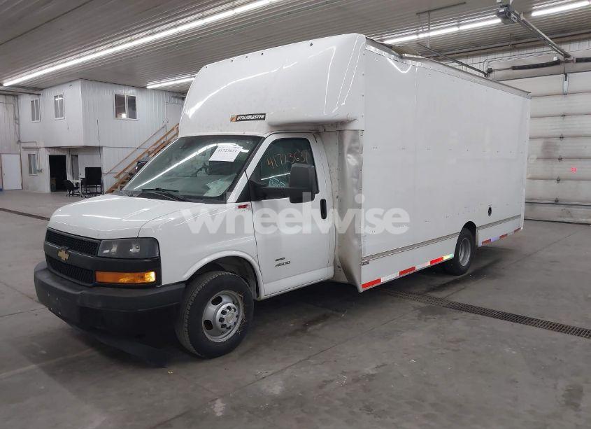 Photo 2 of 2021 Chevrolet Express CUTAWAY 4500 VAN (VIN 1HA6GVC78MN011330)