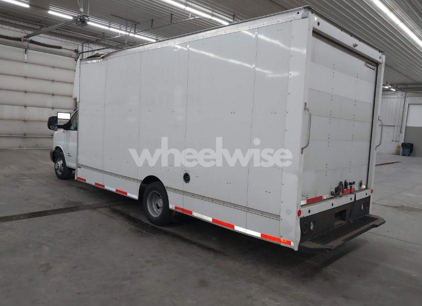 Photo 3 of 2021 Chevrolet Express CUTAWAY 4500 VAN (VIN 1HA6GVC78MN011330)