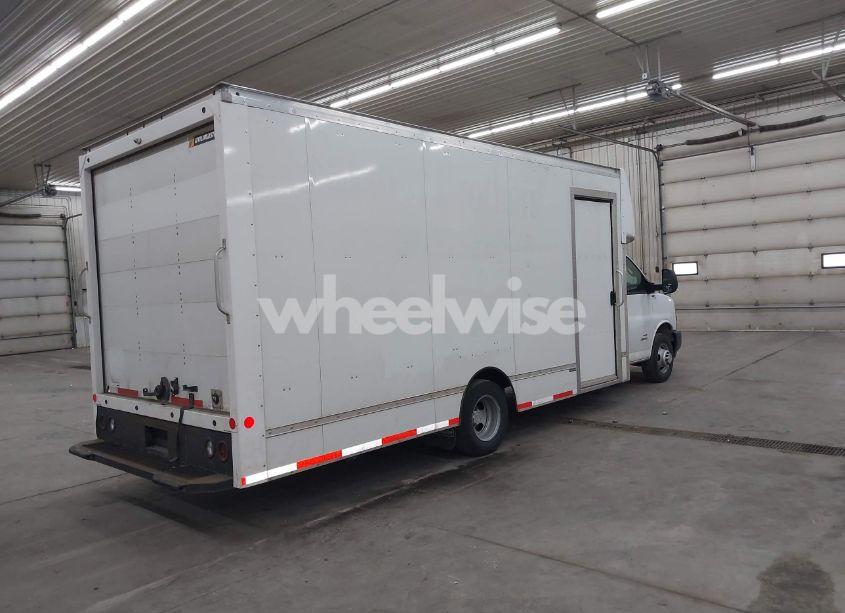 Photo 4 of 2021 Chevrolet Express CUTAWAY 4500 VAN (VIN 1HA6GVC78MN011330)