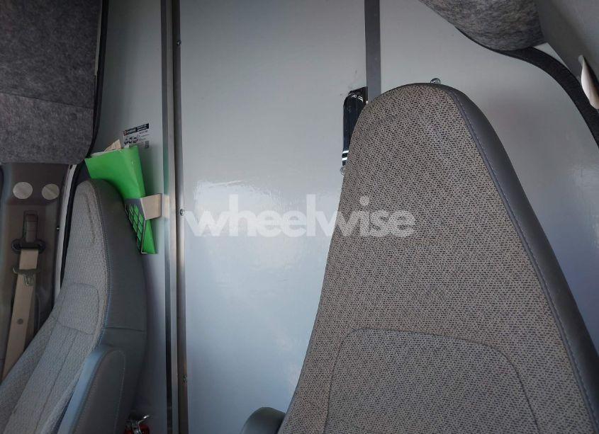 Photo 6 of 2021 Chevrolet Express CUTAWAY 4500 VAN (VIN 1HA6GVC78MN011330)