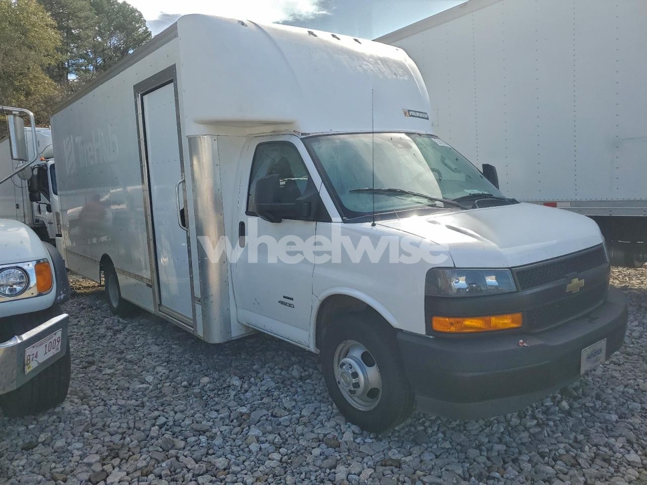Photo 4 of 2021 CHEVROLET EXPRESS DELIVERY TRUCK (VIN 1HA6GVC7XMN012270)