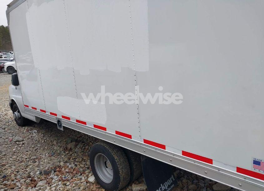 Photo 3 of 2023 Chevrolet Express CUTAWAY 4500 VAN (VIN 1HA6GVF73PN001529)