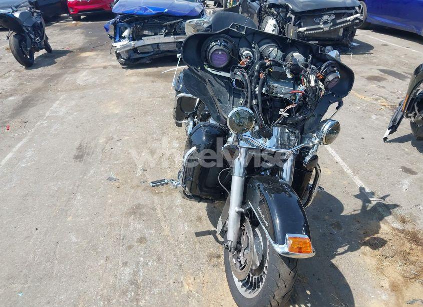 Photo 15 of 2009 Harley-davidson Flhtcu N/A (VIN 1HD1FC4109Y645820)