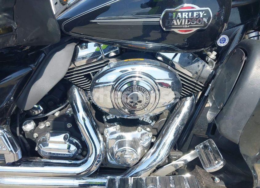 Photo 8 of 2009 Harley-davidson Flhtcu N/A (VIN 1HD1FC4109Y645820)