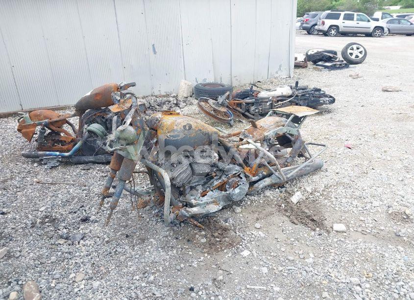 Photo 2 of 2011 Harley-davidson Flhtcu N/A (VIN 1HD1FC414BB632898)