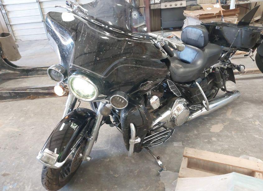 Photo 2 of 2011 Harley-davidson Flhtcu N/A (VIN 1HD1FC41XBB612882)