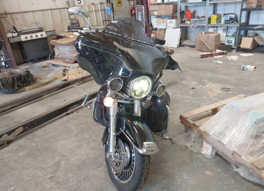 Photo 5 of 2011 Harley-davidson Flhtcu N/A (VIN 1HD1FC41XBB612882)