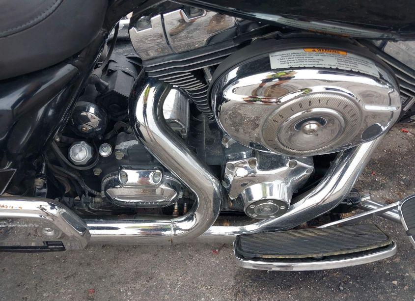 Photo 8 of 2010 Harley-davidson Flhtc N/A (VIN 1HD1FF417AB631311)