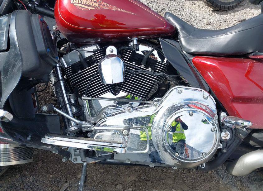 Photo 9 of 2010 Harley-davidson Flhtc N/A (VIN 1HD1FF418AB667170)