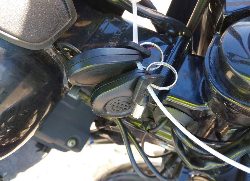 Photo 11 of 2017 Harley-davidson Fxdls (VIN 1HD1GS831HC310600)