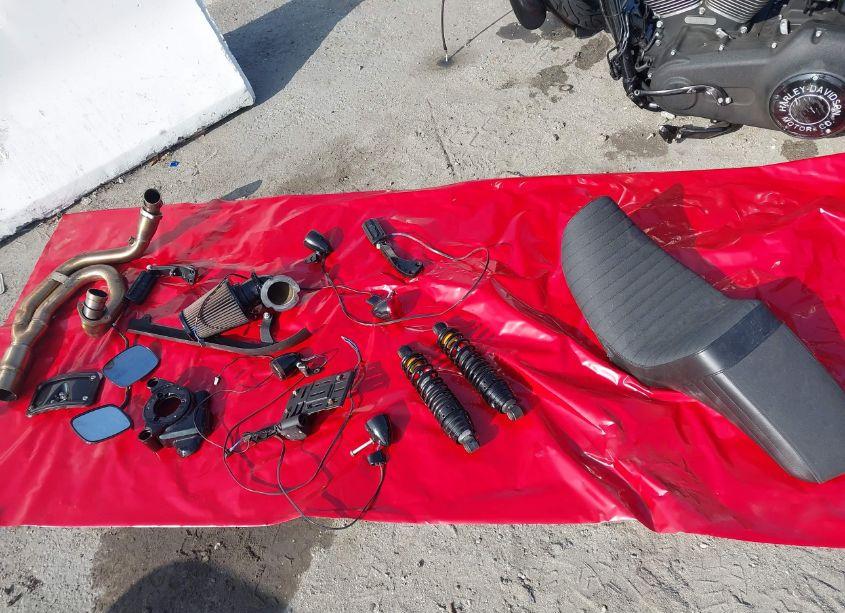 Photo 12 of 2017 Harley-davidson Fxdls (VIN 1HD1GS831HC310600)