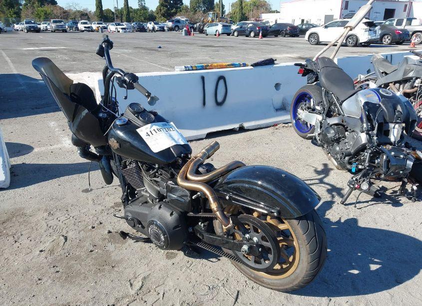 Photo 3 of 2017 Harley-davidson Fxdls (VIN 1HD1GS831HC310600)