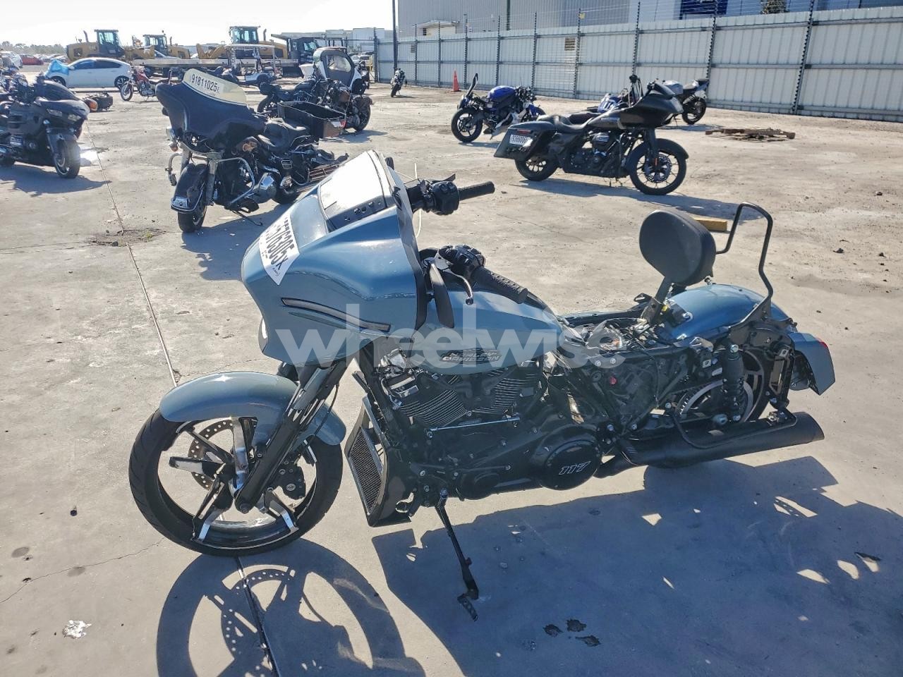 Photo 3 of 2024 HARLEY-DAVIDSON FLHX (VIN 1HD1KB716RB612163)