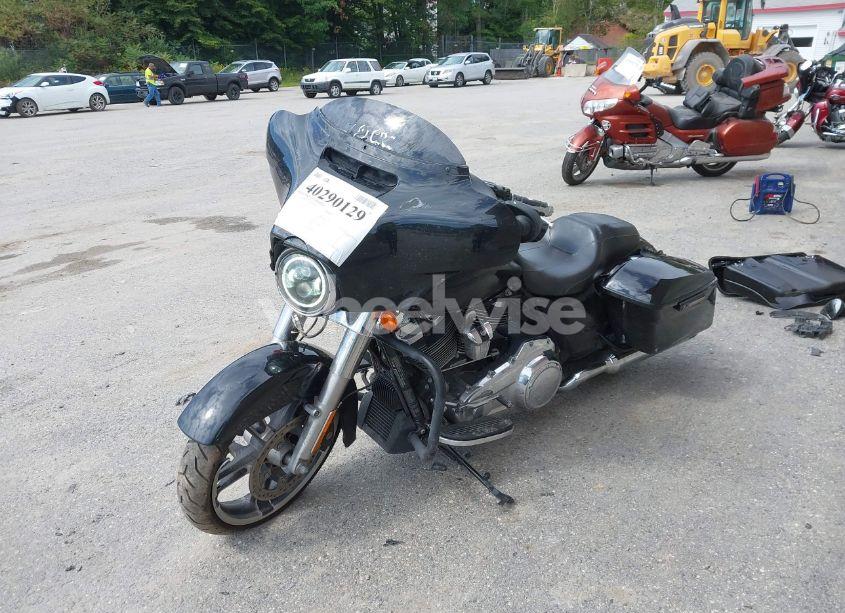 Photo 2 of 2018 Harley-davidson Flhx STREET GLIDE (VIN 1HD1KBC18JB665330)