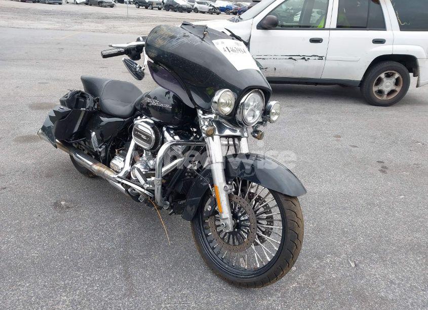 2018 Harley-davidson Flhx STREET GLIDE (VIN 1HD1KBC19JB616833) main photo