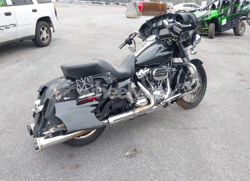 Photo 4 of 2018 Harley-davidson Flhx STREET GLIDE (VIN 1HD1KBC19JB616833)