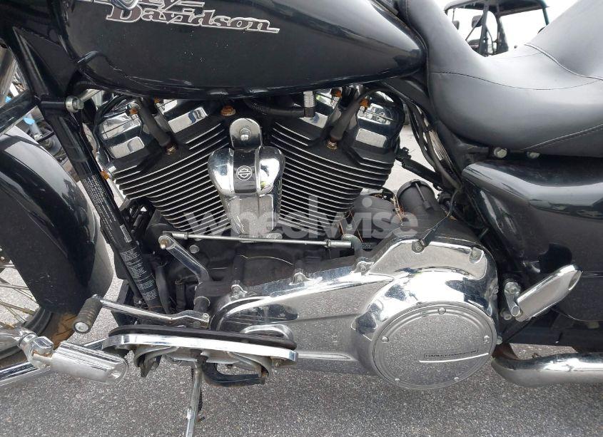 Photo 9 of 2018 Harley-davidson Flhx STREET GLIDE (VIN 1HD1KBC19JB616833)