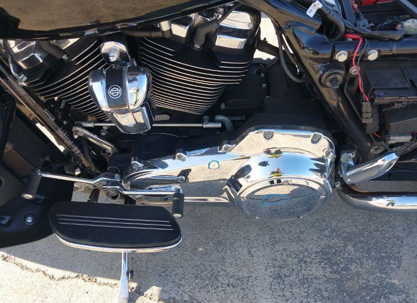 Photo 9 of 2017 Harley-davidson Flhx STREET GLIDE (VIN 1HD1KBC36HB638574)