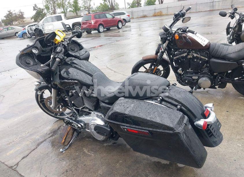 Photo 3 of 2019 Harley-davidson Fltrx N/A (VIN 1HD1KHC1XKB641180)