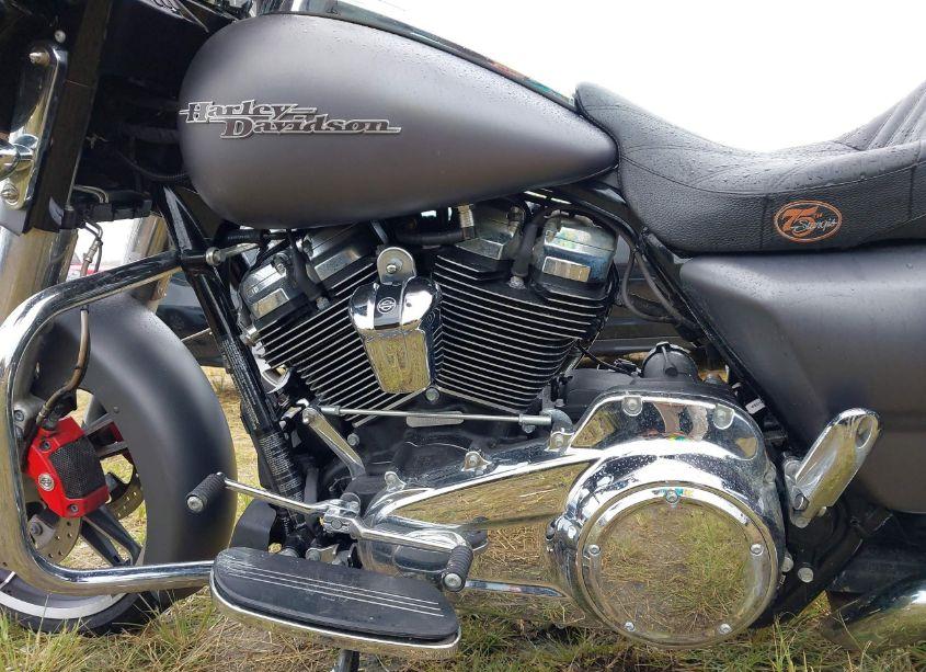 Photo 12 of 2017 Harley-davidson Flhxs STREET GLIDE SPECIAL (VIN 1HD1KRC14HB625393)