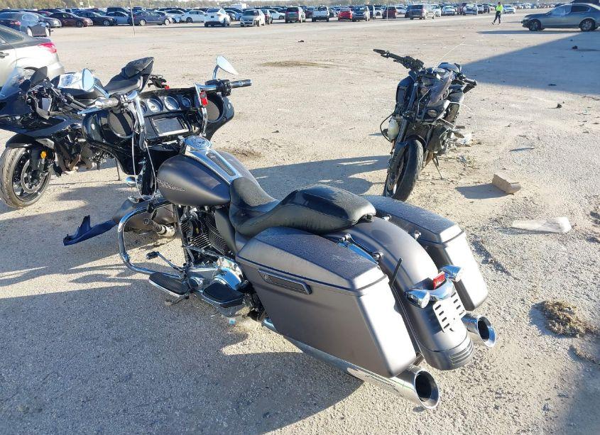 Photo 3 of 2017 Harley-davidson Flhxs STREET GLIDE SPECIAL (VIN 1HD1KRC18HB646473)