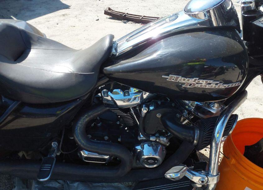 Photo 8 of 2017 Harley-davidson Flhxs STREET GLIDE SPECIAL (VIN 1HD1KRC1XHB616939)