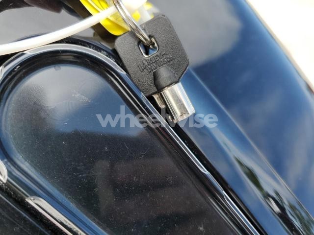 Photo 2 of 2020 HARLEY-DAVIDSON FLTRXS N/A (VIN 1HD1KTP14LB671287)