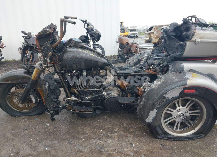 Photo 13 of 2017 Harley-davidson Flhtcutg TRI GLIDE ULTRA (VIN 1HD1MAD13HB858305)