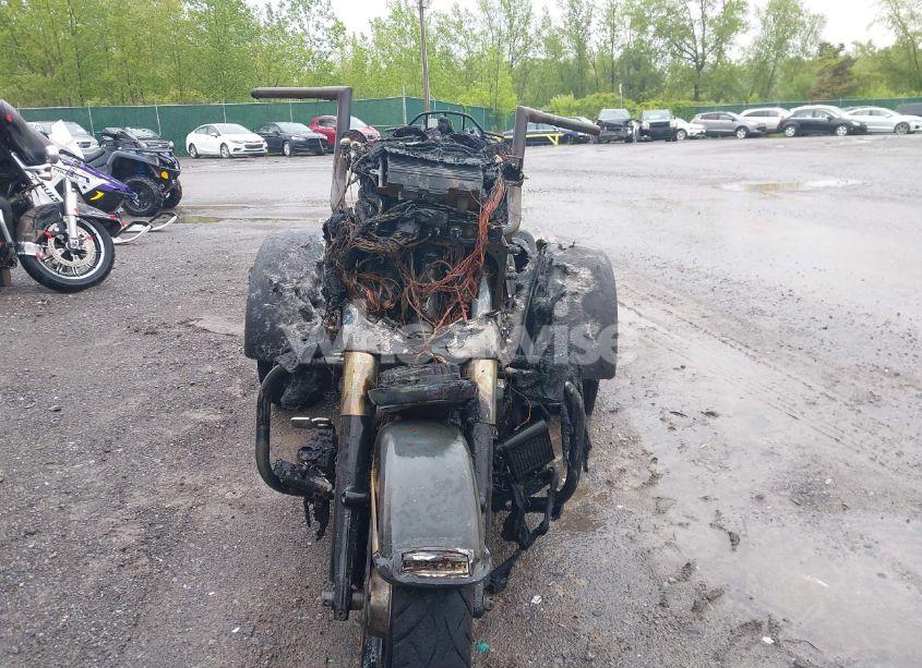 Photo 5 of 2017 Harley-davidson Flhtcutg TRI GLIDE ULTRA (VIN 1HD1MAD13HB858305)