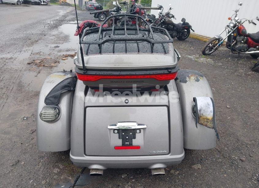 Photo 6 of 2017 Harley-davidson Flhtcutg TRI GLIDE ULTRA (VIN 1HD1MAD13HB858305)