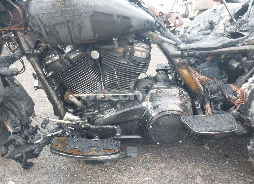 Photo 9 of 2017 Harley-davidson Flhtcutg TRI GLIDE ULTRA (VIN 1HD1MAD13HB858305)