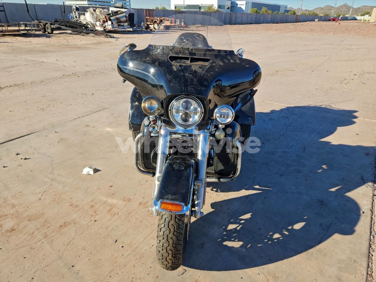 Photo 2 of 2018 HARLEY-DAVIDSON FLHTCUTG TRI GLIDE ULTRA (VIN 1HD1MAD1XJB860025)