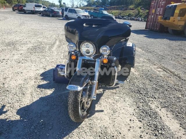 Photo 2 of 2024 HARLEY-DAVIDSON FLHTCUTG (VIN 1HD1MAF14RB860563)
