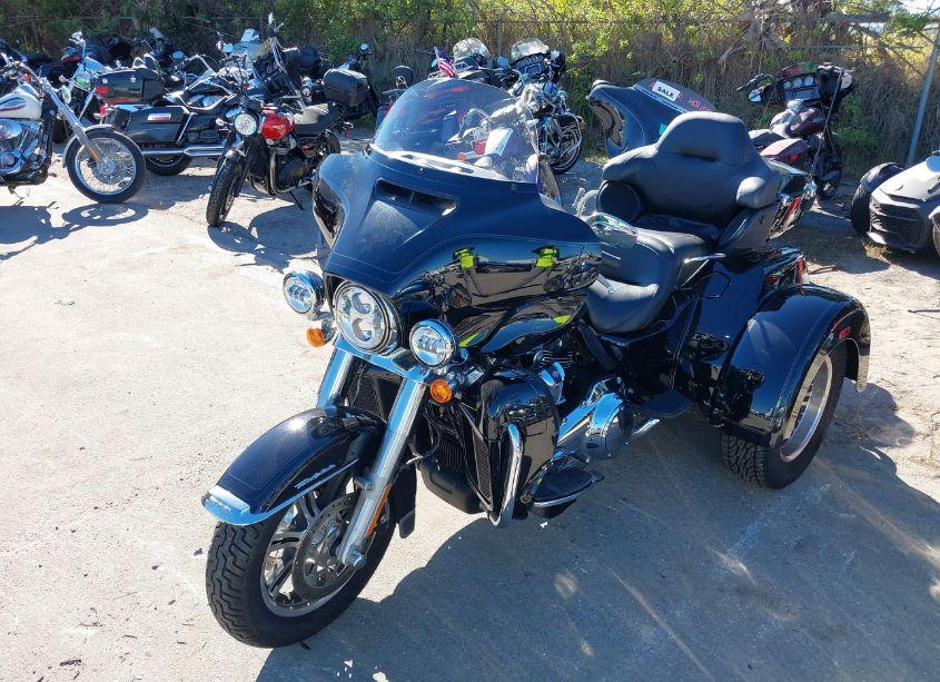 Photo 2 of 2023 Harley-davidson Flhtcutg N/A (VIN 1HD1MAF15PB852842)