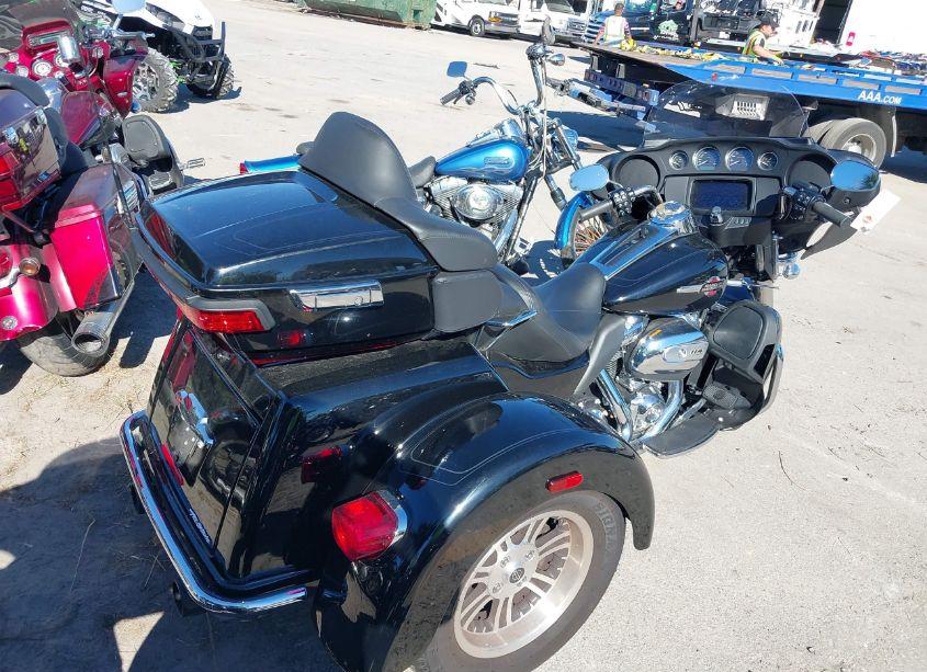 Photo 4 of 2023 Harley-davidson Flhtcutg N/A (VIN 1HD1MAF15PB852842)