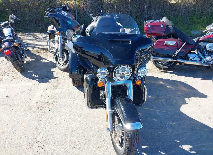 Photo 5 of 2023 Harley-davidson Flhtcutg N/A (VIN 1HD1MAF15PB852842)