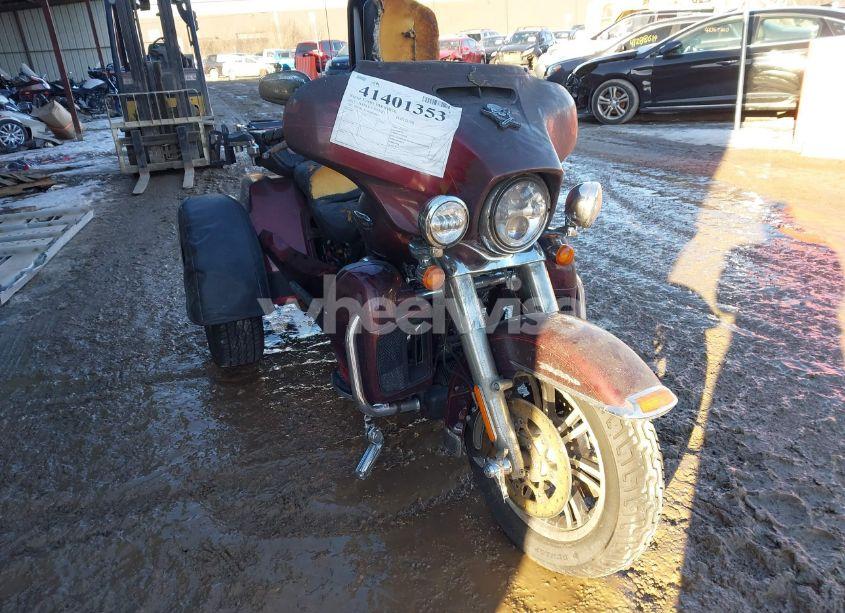 2015 Harley-davidson Flhtcutg TRI GLIDE ULTRA (VIN 1HD1MAL14FB858683) main photo