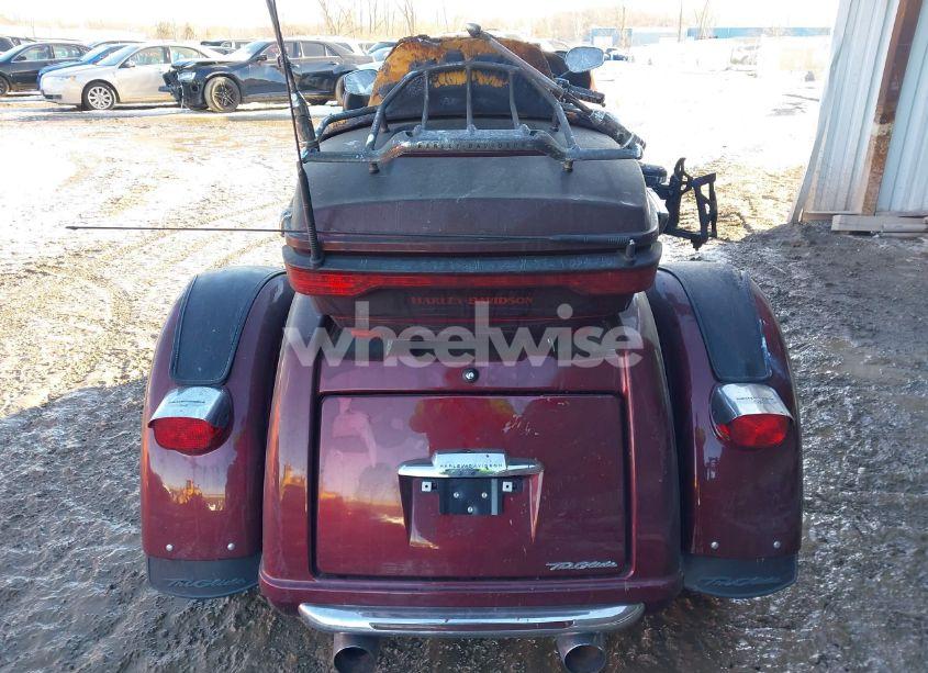 Photo 6 of 2015 Harley-davidson Flhtcutg TRI GLIDE ULTRA (VIN 1HD1MAL14FB858683)