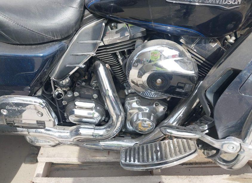 Photo 8 of 2014 Harley-davidson Flhtcutg TRI GLIDE ULTRA (VIN 1HD1MAL19EB852392)