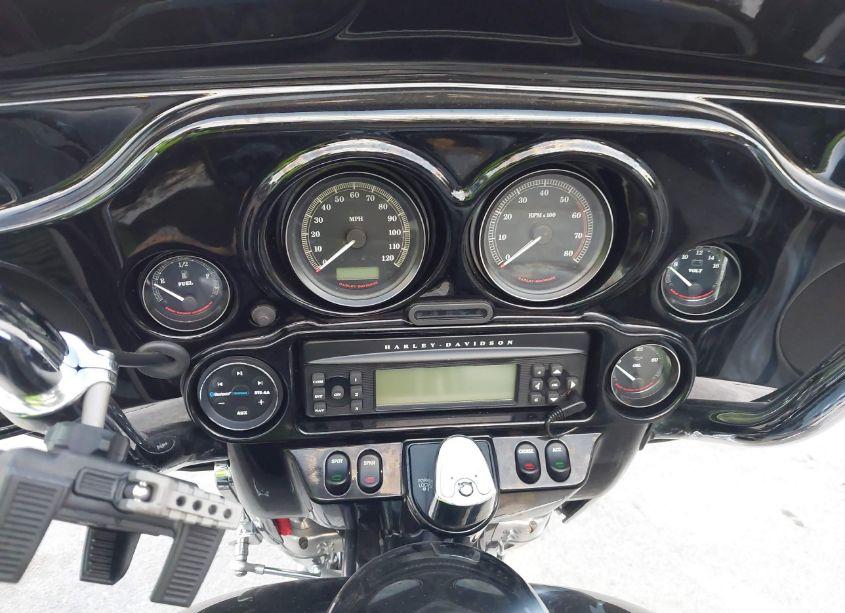 Photo 7 of 2011 Harley-davidson Flhtcutg N/A (VIN 1HD1MAM18BB850451)