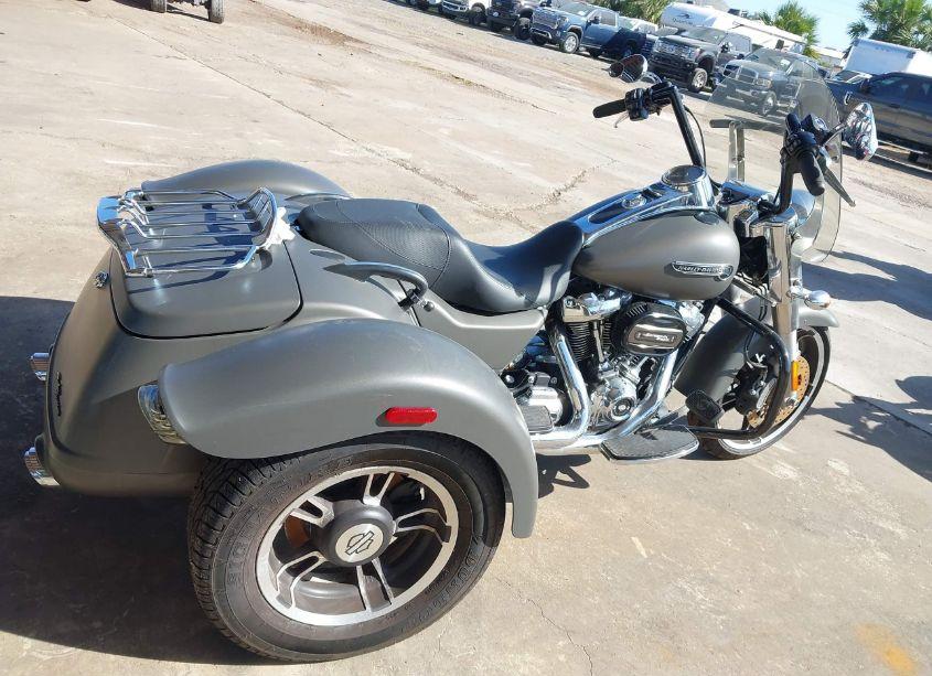 Photo 4 of 2018 Harley-davidson Flrt FREE WHEELER (VIN 1HD1MCC10JB851864)