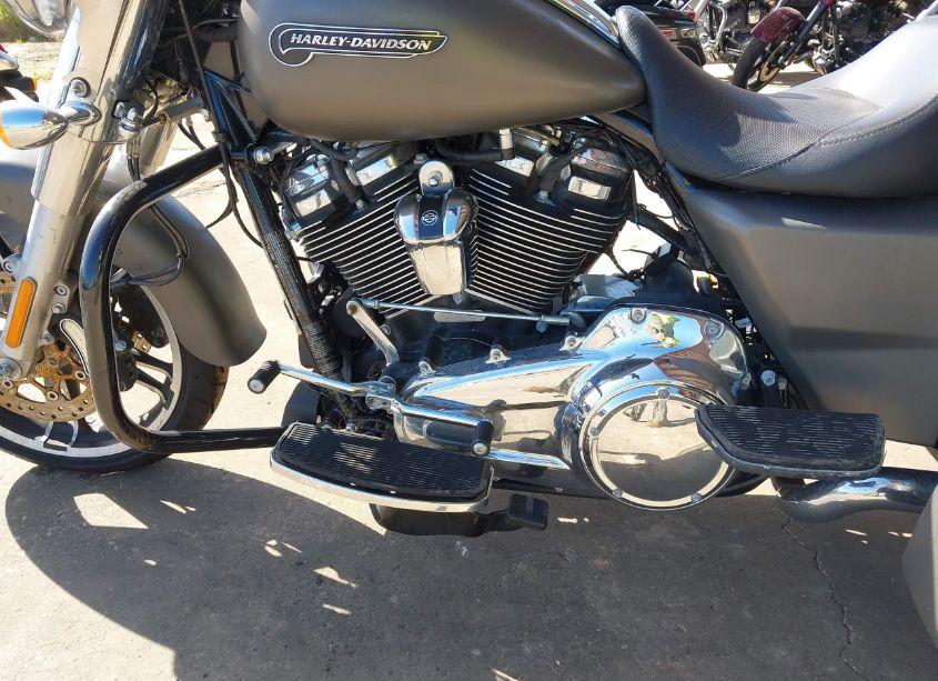 Photo 9 of 2018 Harley-davidson Flrt FREE WHEELER (VIN 1HD1MCC10JB851864)