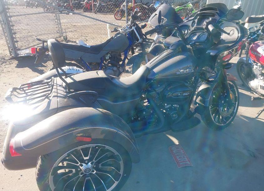 Photo 4 of 2023 Harley-davidson Fltrt N/A (VIN 1HD1MFP13PB859543)