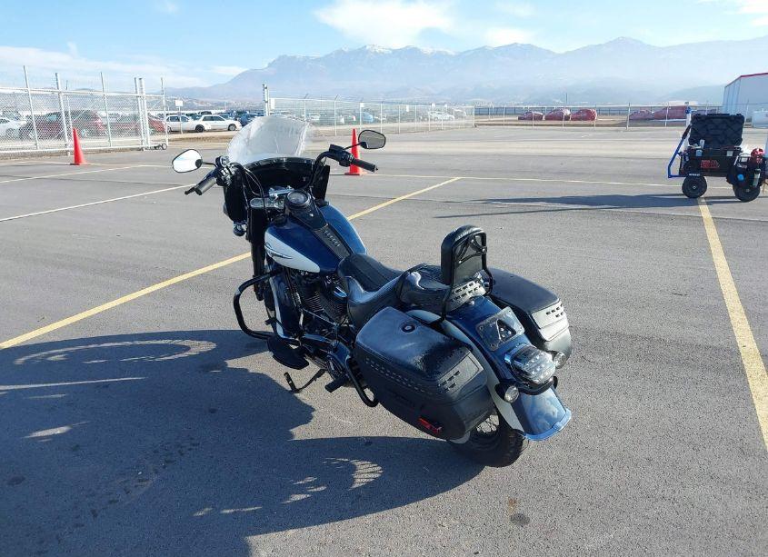 Photo 3 of 2019 Harley-davidson Flhcs (VIN 1HD1YBK22KB030565)