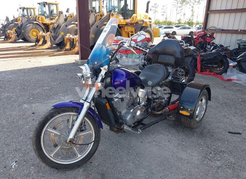 Photo 2 of 2002 Honda Vt1100 C (VIN 1HFSC18072A600639)