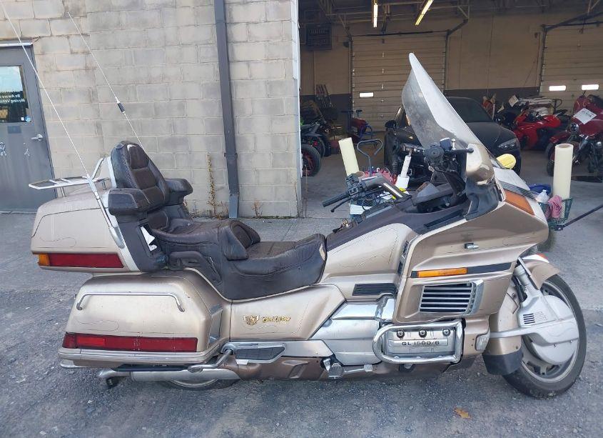 Photo 12 of 1988 Honda Gl1500 (VIN 1HFSC2203JA004117)