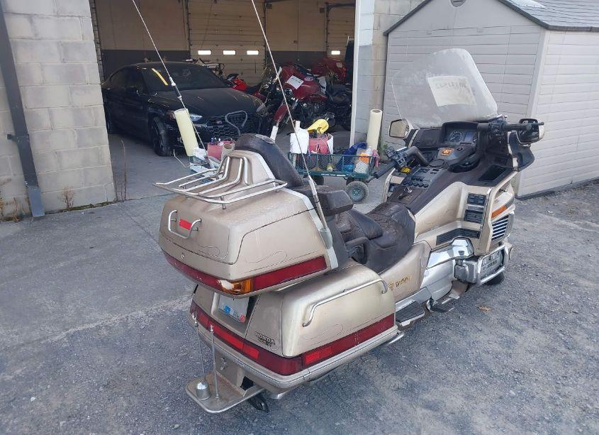 Photo 4 of 1988 Honda Gl1500 (VIN 1HFSC2203JA004117)