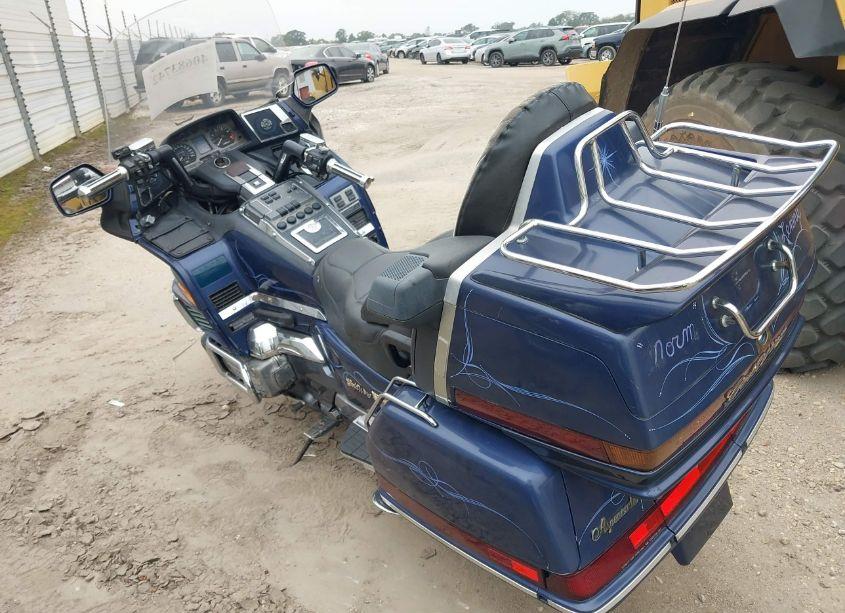 Photo 3 of 1988 Honda Gl1500 (VIN 1HFSC2209JA004297)